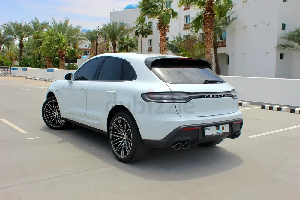 Top of the range under warranty with porsche till 2027 - Image 4