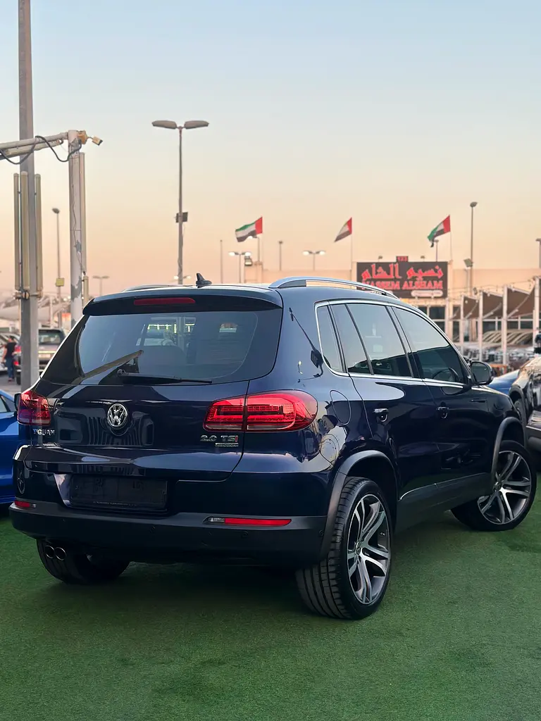 Volkswagen Tiguan Highline | TSI 4Motion | 2016 | GCC | 91,000 km | Blue / Beige | Single Owner - Image 14