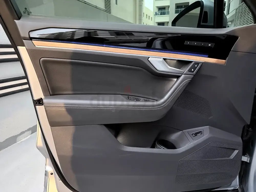 Volkswagen Touareg Highline 2019 GCC Specs - Image 11