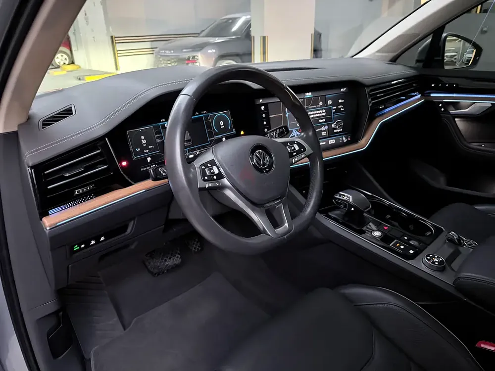 Volkswagen Touareg Highline 2019 GCC Specs - Image 12
