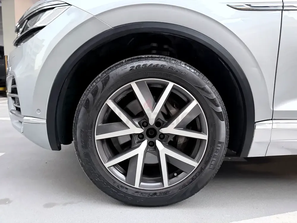 Volkswagen Touareg Highline 2019 GCC Specs - Image 9