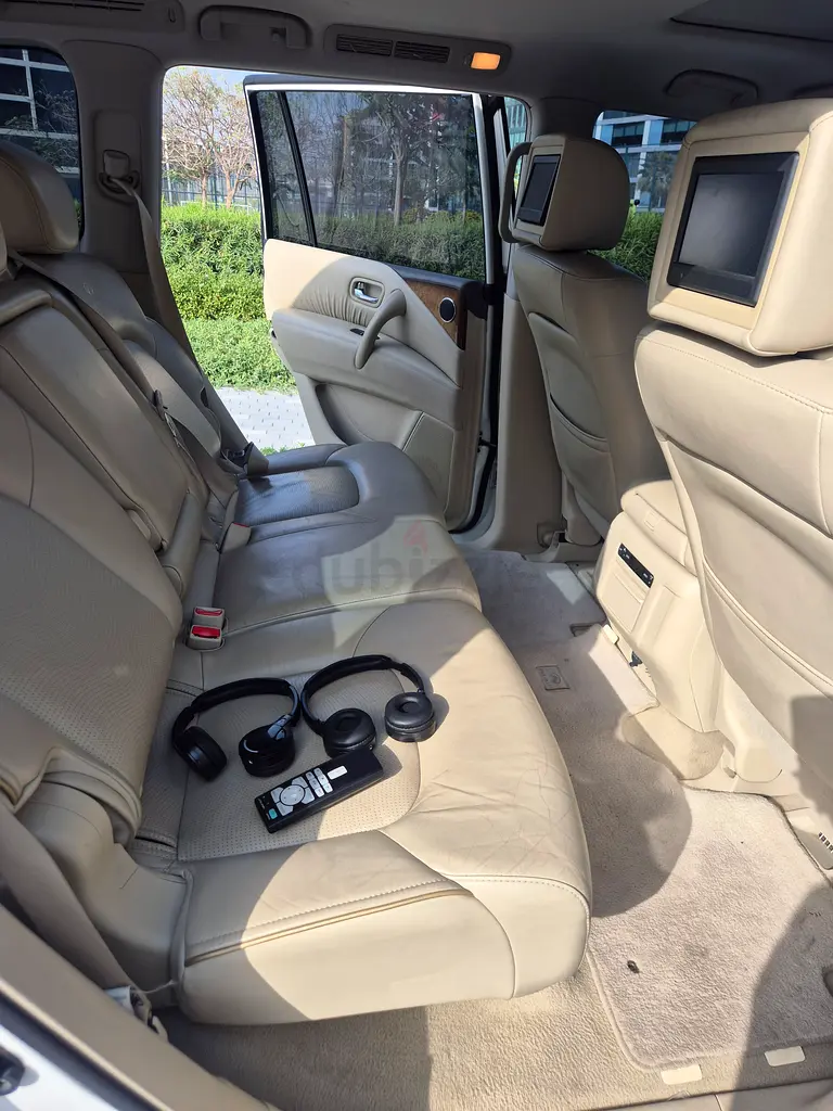 Infiniti QX80 - 2014 / Well maintained / Low mileage - Image 4