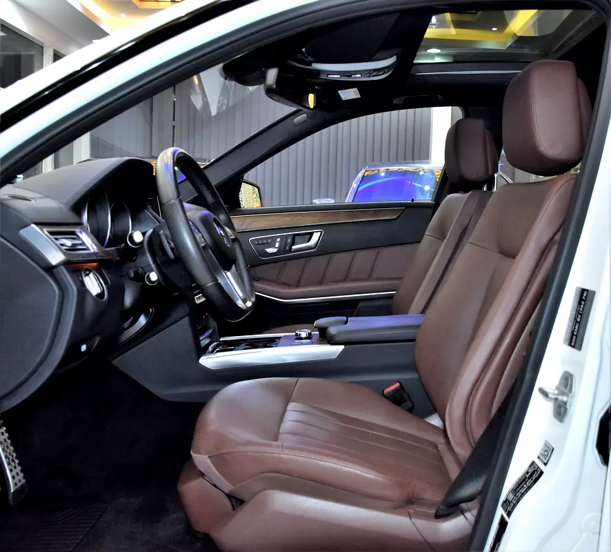 EXCELLENT DEAL for our Mercedes Benz E500 ( 2016 Model ) in White Color GCC Specs - Image 11
