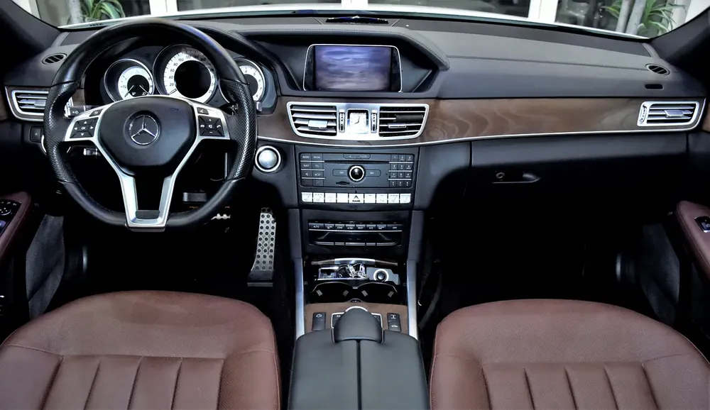 EXCELLENT DEAL for our Mercedes Benz E500 ( 2016 Model ) in White Color GCC Specs - Image 12