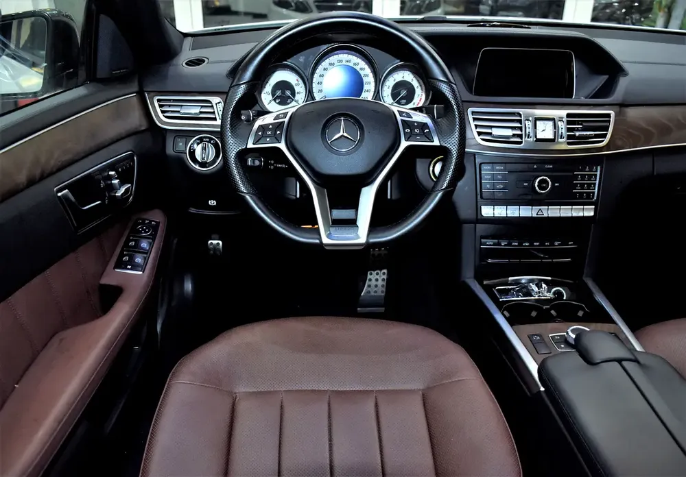 EXCELLENT DEAL for our Mercedes Benz E500 ( 2016 Model ) in White Color GCC Specs - Image 13