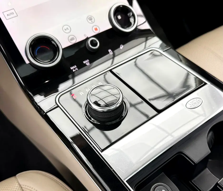 2020 Range Rover Velar P250 S, 1 Year Warranty Unlimited Km, Full Service History, GCC - Image 13