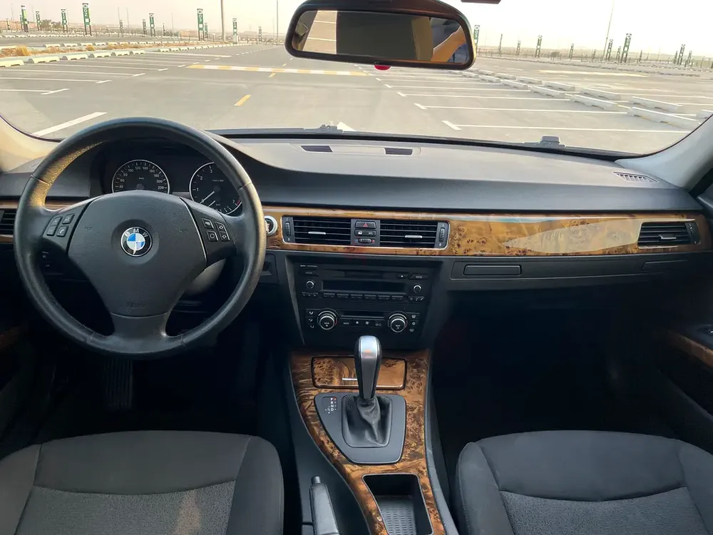 BMW 3-Series 323i 2008 | Japanese Specs | Excellent Condition - Image 8