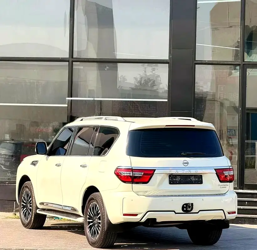 Nissan Patrol SE 2017 GCC Specs - Immaculate Condition - Image 11