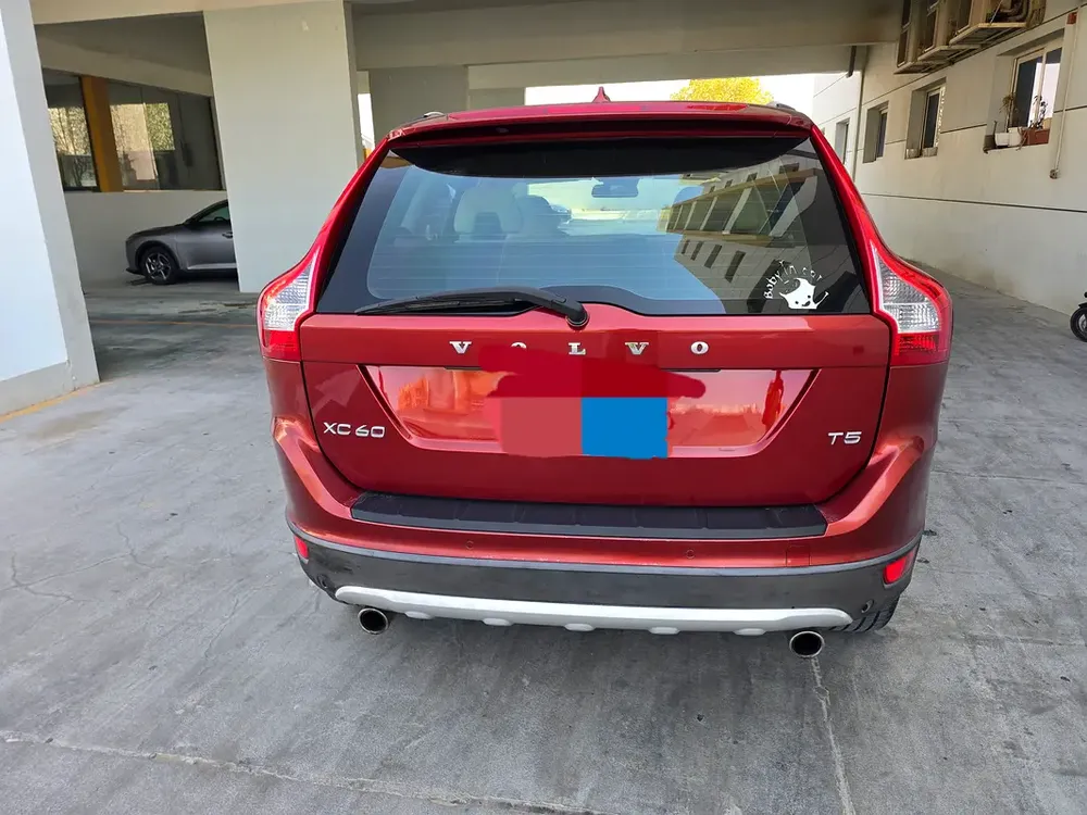 Volvo CX60 free accident first owner full service history original paint 2.0 - Image 7