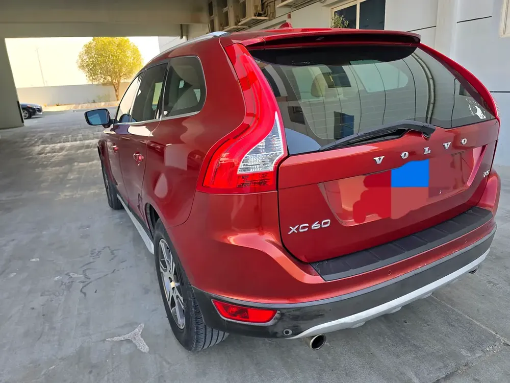 Volvo CX60 free accident first owner full service history original paint 2.0 - Image 9