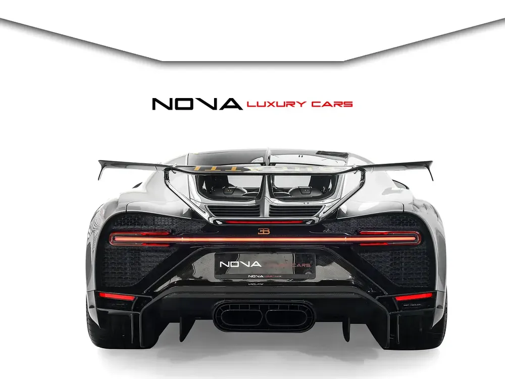 2023 BUGATTI CHIRON PUR SPORT / FULL CARBON / ONLY 900 KM / WARRANTY AND SERVICE 2027 - Image 5