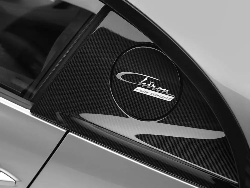 2023 BUGATTI CHIRON PUR SPORT / FULL CARBON / ONLY 900 KM / WARRANTY AND SERVICE 2027 - Image 8