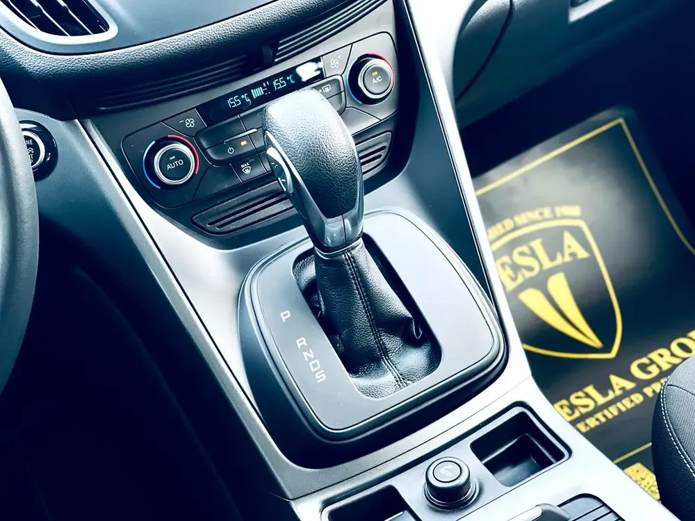 UNLIMITED MILEAGE WARRANTY /NAVIGATION + CAMERA + KEYLESS START + CRUISE CONTROL / IN HOUSE FINANCE - Image 14