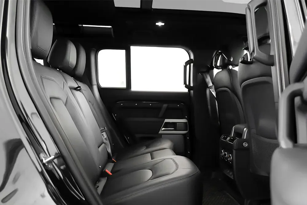 5,538 AED / 60 months | 0% DP | 2024 Land Rover Defender S P300 / US Specification - Image 13