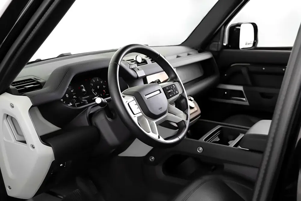 5,538 AED / 60 months | 0% DP | 2024 Land Rover Defender S P300 / US Specification - Image 7