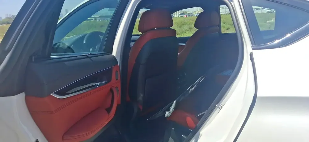 BMW X6 2018 M KIT V6 in best best condition - Image 4