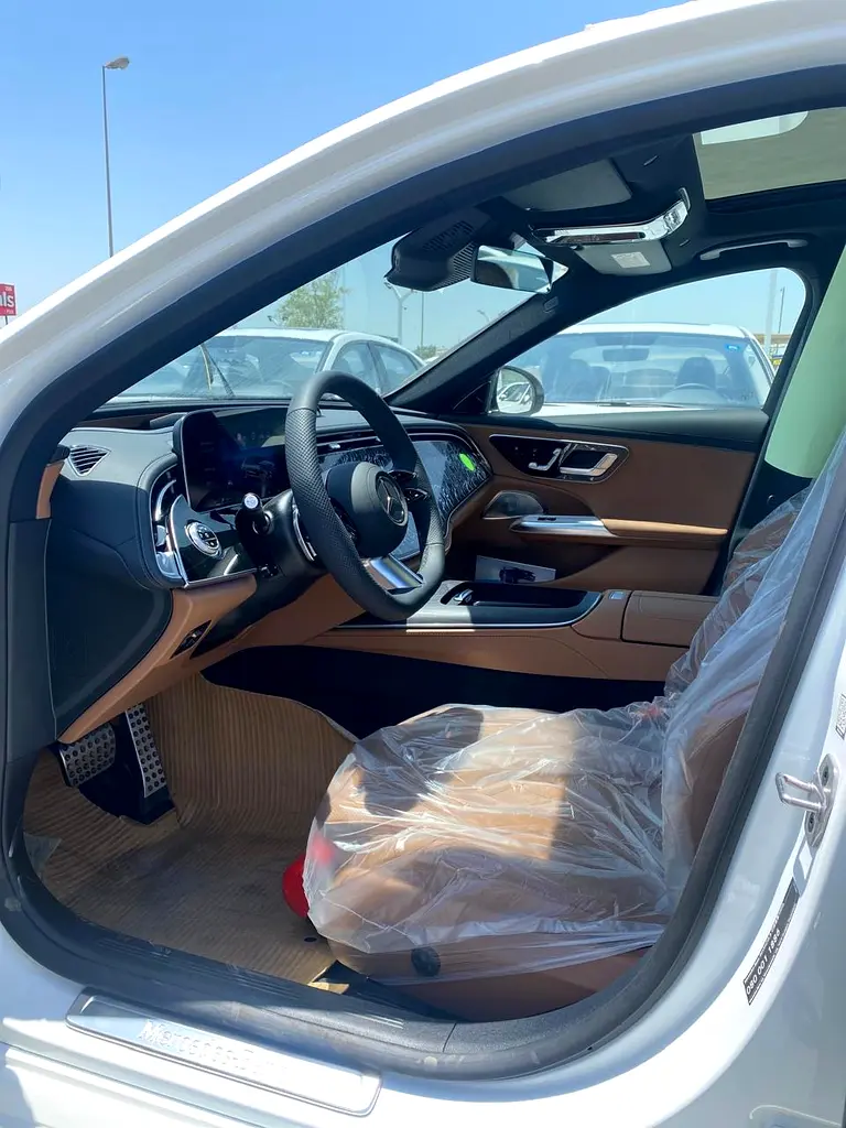 2026 Mercedes-Benz E-Class E 300 4MATIC | Korean Specs | Luxury Sedan - Image 6