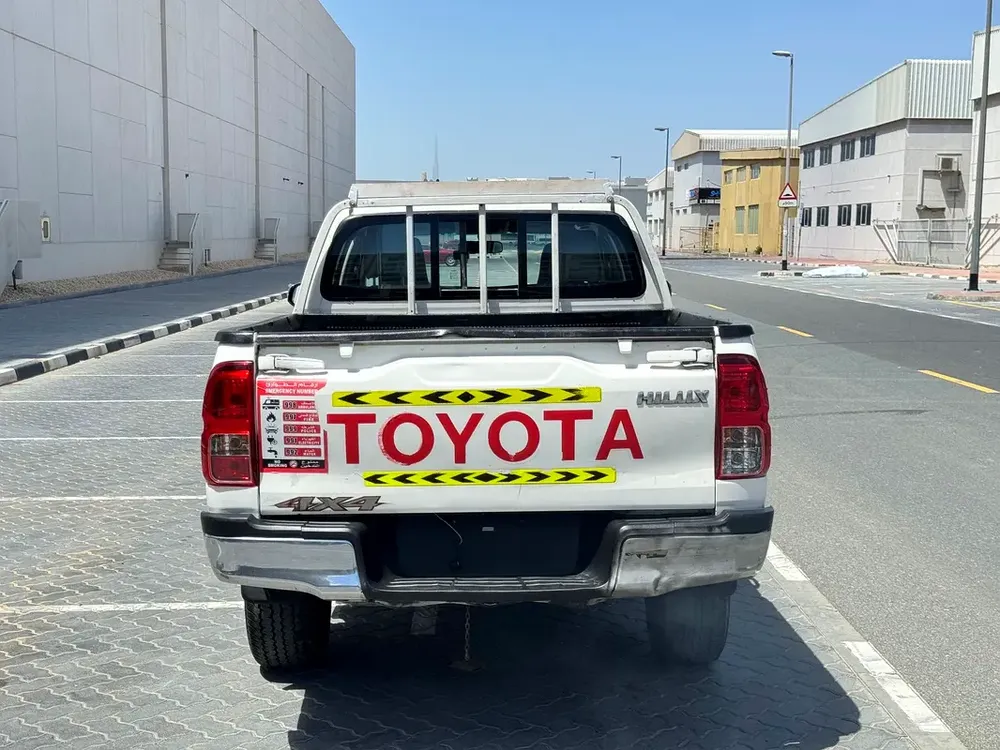 Toyota Hilux Double Cab DLS 2020 GCC Specs - Image 5