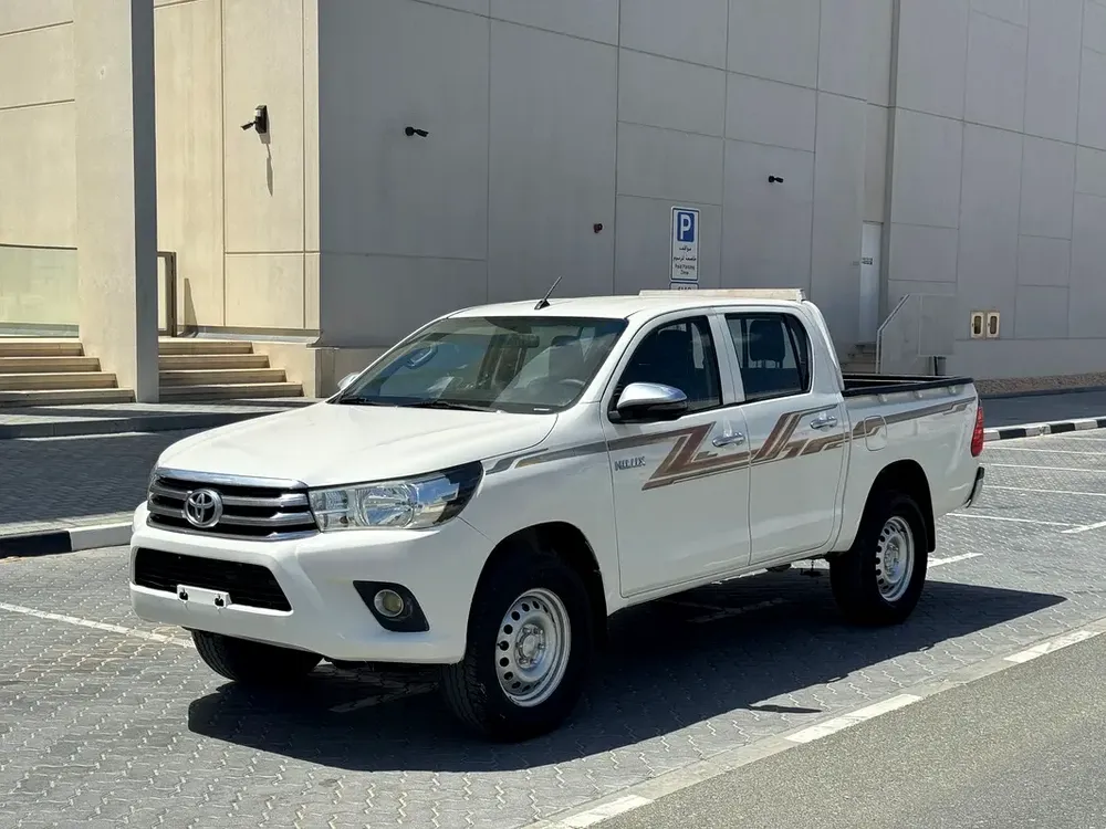 Toyota Hilux Double Cab DLS 2020 GCC Specs - Image 7