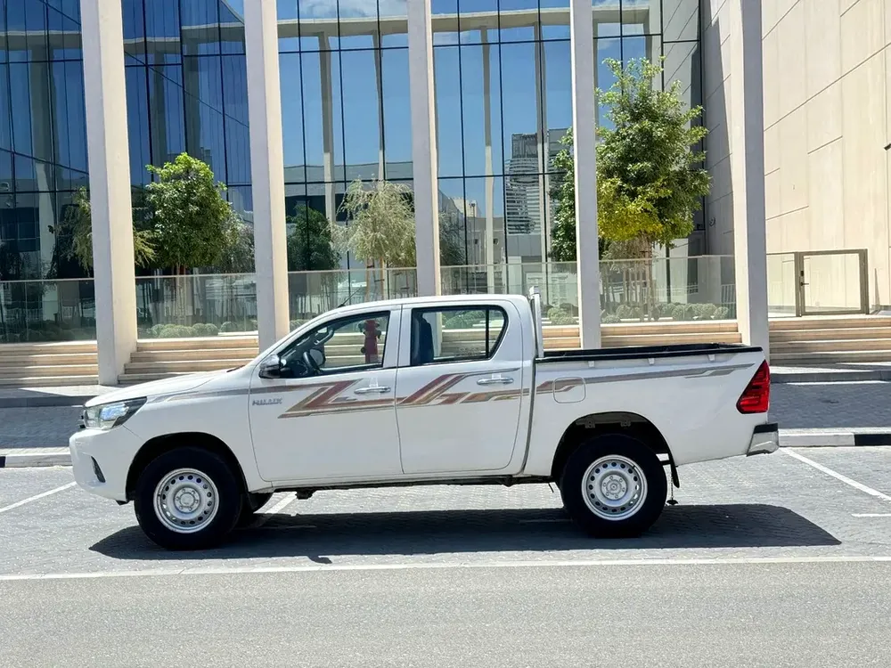 Toyota Hilux Double Cab DLS 2020 GCC Specs - Image 8