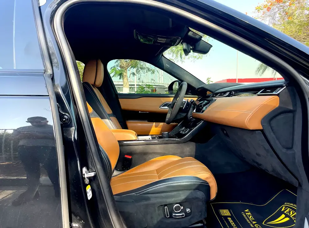 UNLIMITED MILEAGE WARRANTY / R-DYNAMIC + CAMERA 360° + SUNROOF + APPLE CAR PLAY + SPORTS SEATS - Image 17