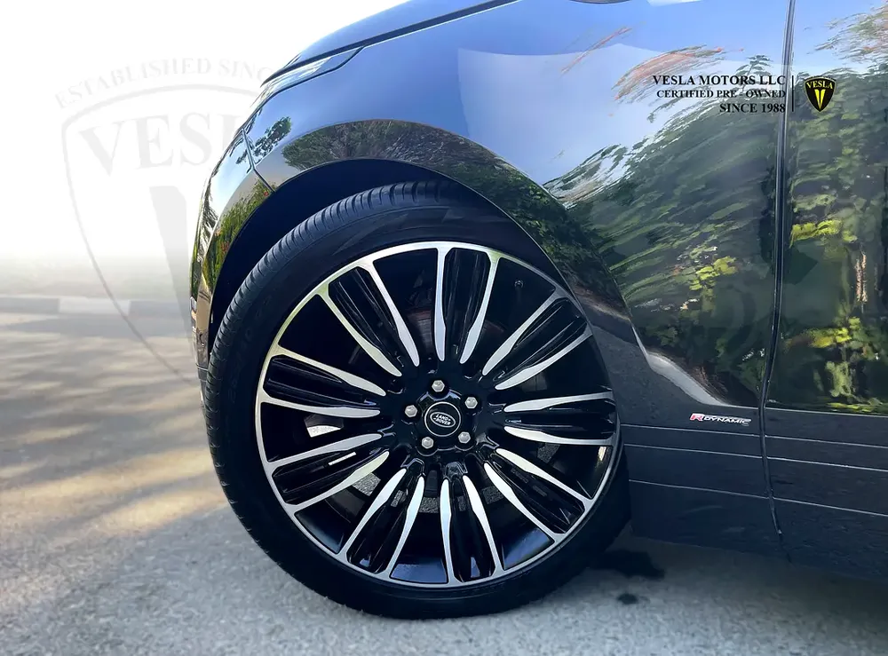 UNLIMITED MILEAGE WARRANTY / R-DYNAMIC + CAMERA 360° + SUNROOF + APPLE CAR PLAY + SPORTS SEATS - Image 6