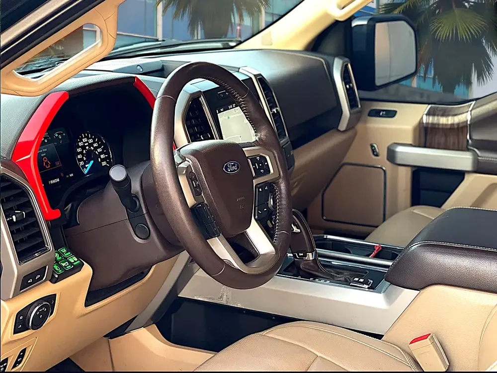 AED 1,240 P.M | FORD | F150 | LARIAT | GCC | FULL SERVICE HISTORY | ORIGINAL PAINT | 0% DOWNPAYMENT - Image 11