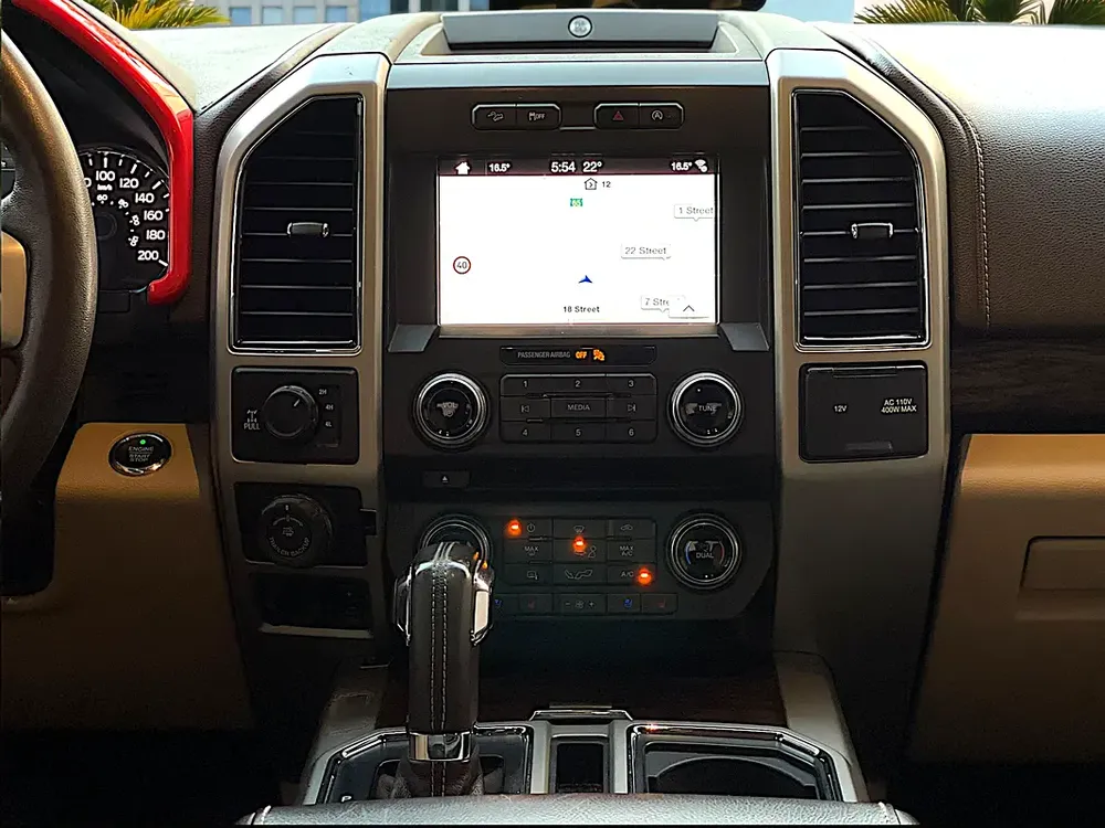 AED 1,240 P.M | FORD | F150 | LARIAT | GCC | FULL SERVICE HISTORY | ORIGINAL PAINT | 0% DOWNPAYMENT - Image 9