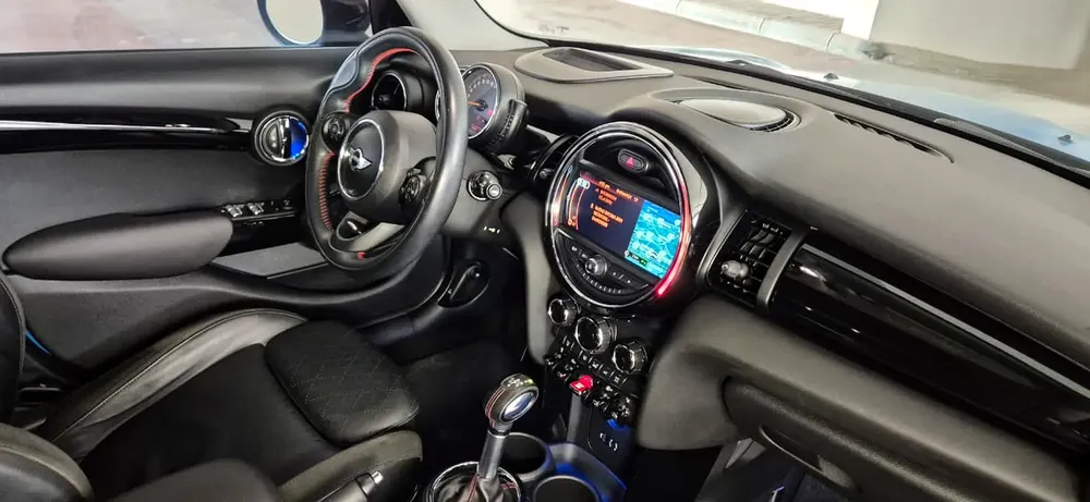 BEST!!! TOP LINE LOW KMS ACCIDENT FREE MINI COOPER S JCW 4 DOOR GCC !!! - Image 18