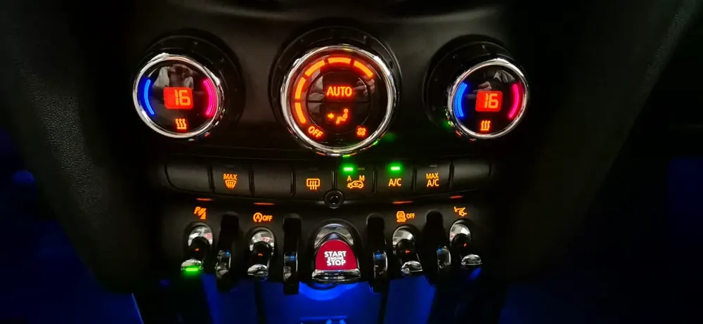 BEST!!! TOP LINE LOW KMS ACCIDENT FREE MINI COOPER S JCW 4 DOOR GCC !!! - Image 7