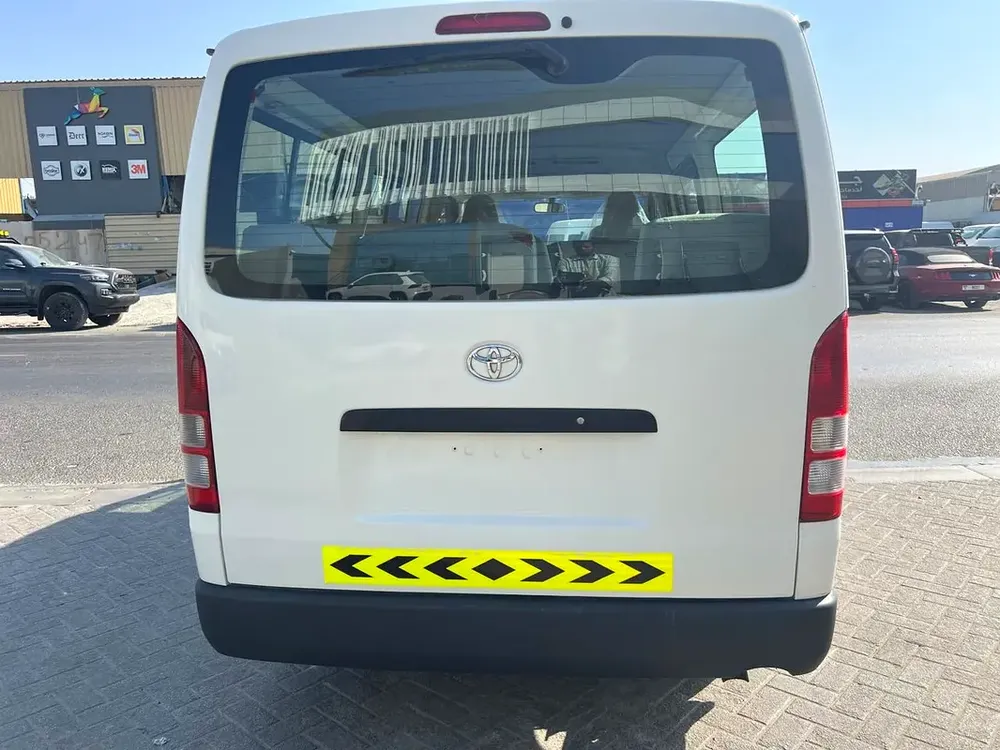 Toyota Hiace GL 2008 GCC Specs - Reliable and Spacious - Image 13