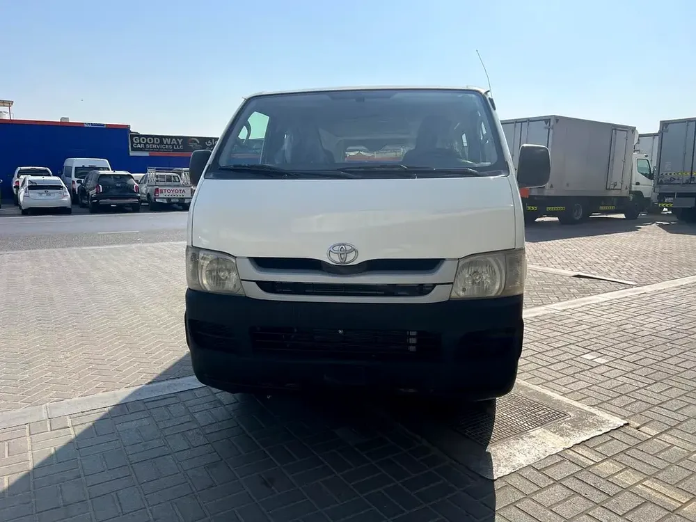 Toyota Hiace GL 2008 GCC Specs - Reliable and Spacious - Image 8