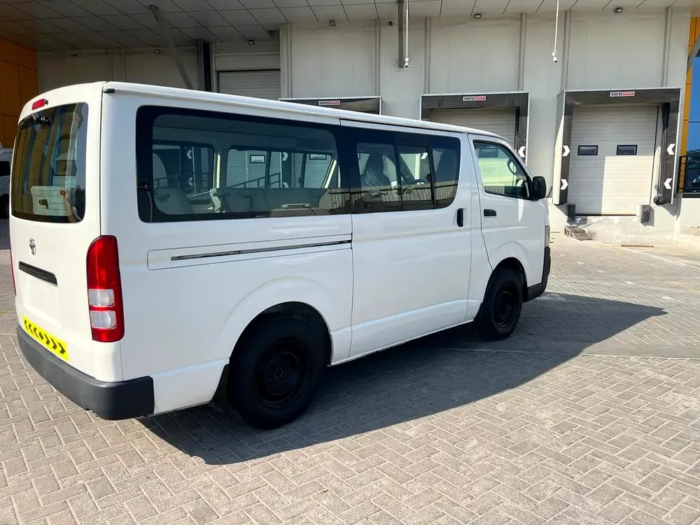 Toyota Hiace GL 2008 GCC Specs - Reliable and Spacious - Image 9