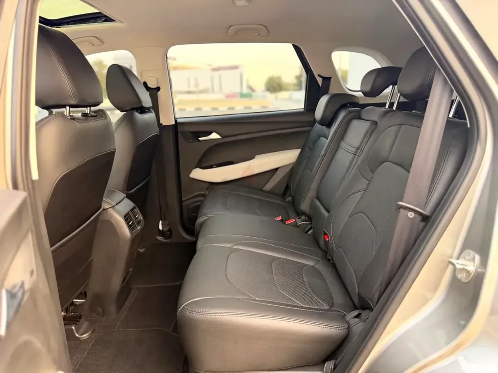 Chevrolet Captiva Premier 2023 full option under chevrolet agency warranty  7-Seater - Image 11