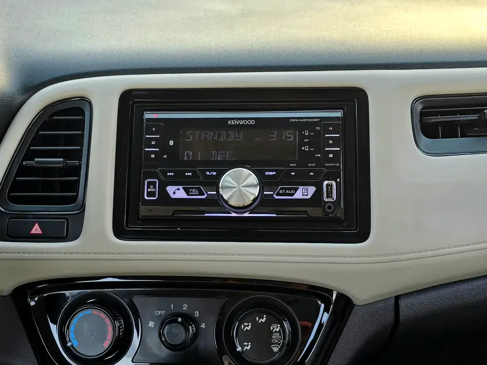 Honda Service History / 2 Keys | Honda HR-V 2021 GCC Specifications ( Single Owner / Low Mileage ) - Image 14