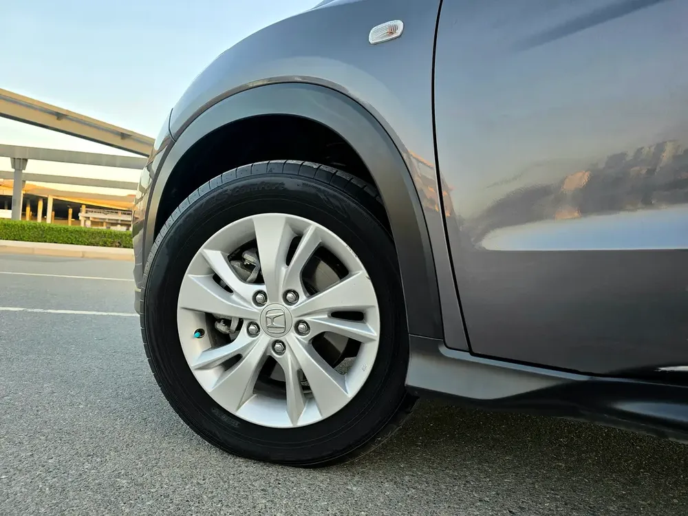 Honda Service History / 2 Keys | Honda HR-V 2021 GCC Specifications ( Single Owner / Low Mileage ) - Image 7