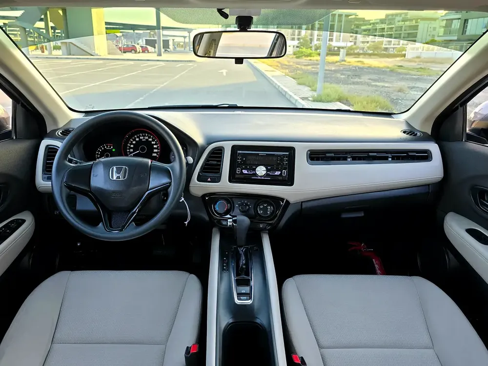 Honda Service History / 2 Keys | Honda HR-V 2021 GCC Specifications ( Single Owner / Low Mileage ) - Image 8