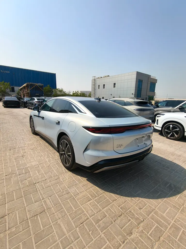 BYD Han L DM-i Radar Flagship 200KM - Image 5