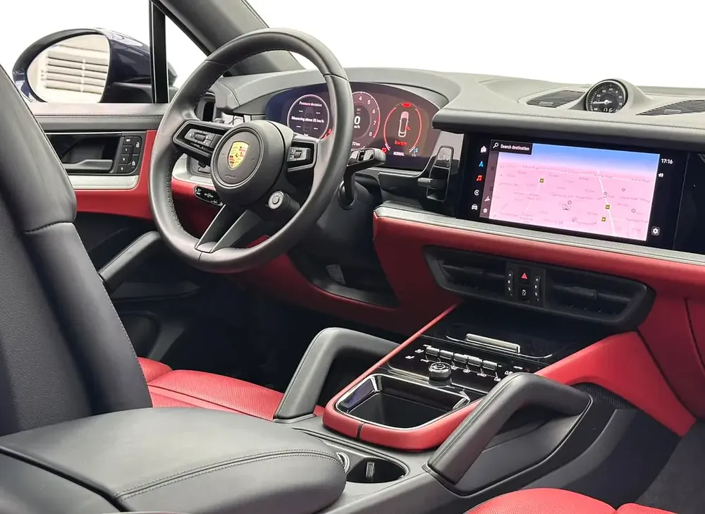 2024 Porsche Cayenne Coupe, Feb/2027 Porsche Warranty, Porsche Full Service History, GCC - Image 11