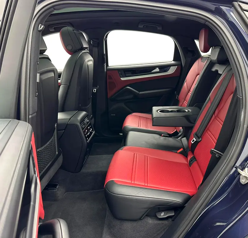 2024 Porsche Cayenne Coupe, Feb/2027 Porsche Warranty, Porsche Full Service History, GCC - Image 17