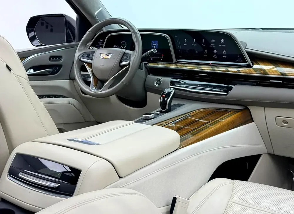 2021 Cadillac Escalade Premium Luxury, Warranty, Full Agency Service History, GCC - Image 12