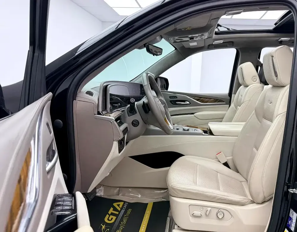 2021 Cadillac Escalade Premium Luxury, Warranty, Full Agency Service History, GCC - Image 14