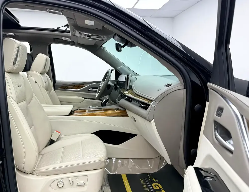 2021 Cadillac Escalade Premium Luxury, Warranty, Full Agency Service History, GCC - Image 15