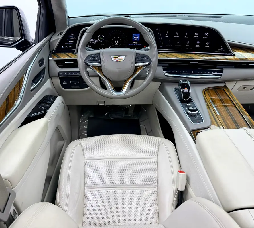 2021 Cadillac Escalade Premium Luxury, Warranty, Full Agency Service History, GCC - Image 8