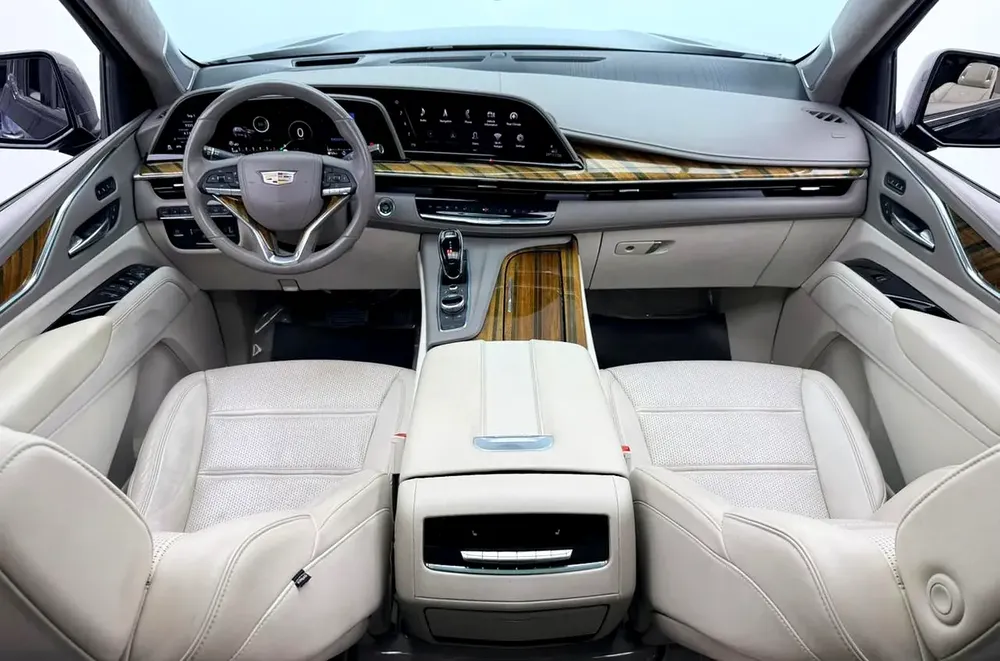 2021 Cadillac Escalade Premium Luxury, Warranty, Full Agency Service History, GCC - Image 9