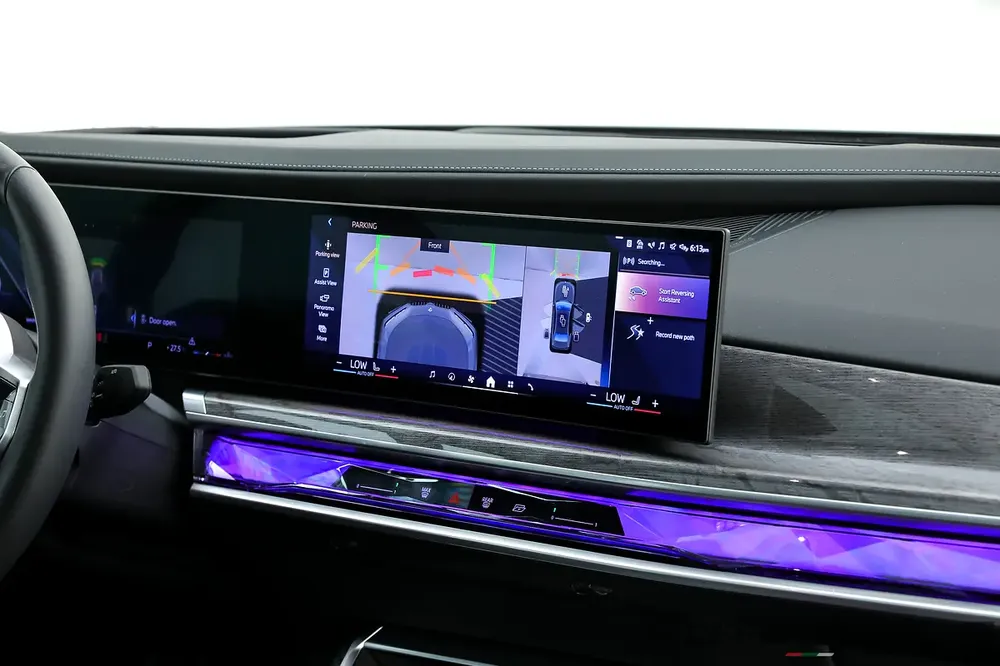 2023 BMW 740i M | GCC Specs | Under Warranty | Service Contract | Extremely Low Mileage | 3.0L i6 - Image 12