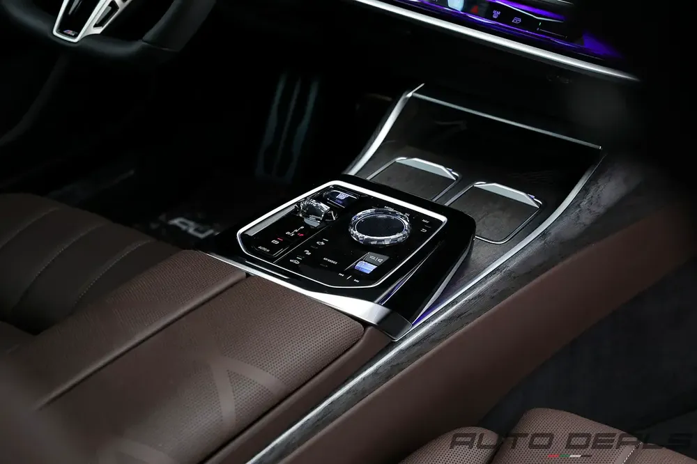 2023 BMW 740i M | GCC Specs | Under Warranty | Service Contract | Extremely Low Mileage | 3.0L i6 - Image 14