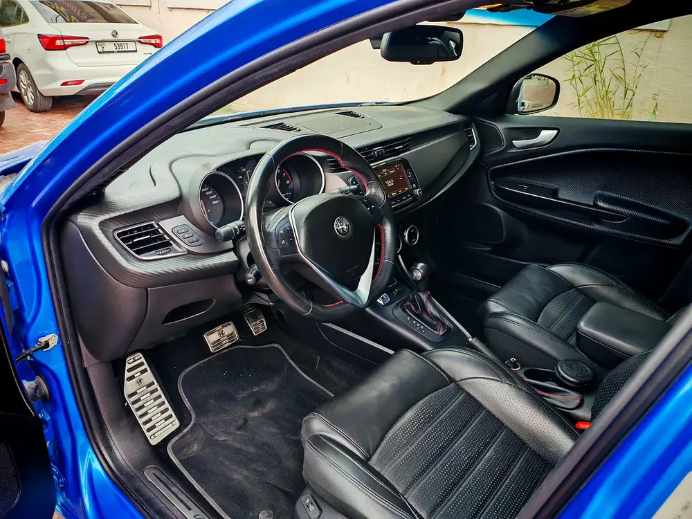 Alfa Romeo GIULIETTA Veloce 2019 - GCC Specs - Pristine Condition - Image 11