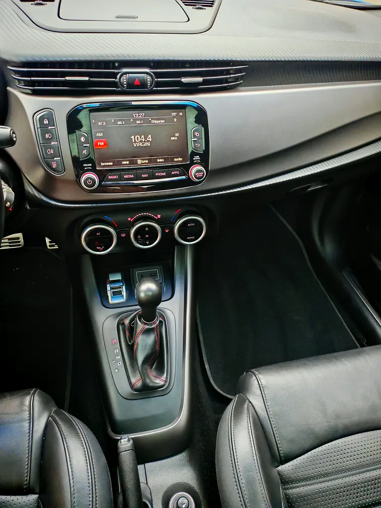 Alfa Romeo GIULIETTA Veloce 2019 - GCC Specs - Pristine Condition - Image 15