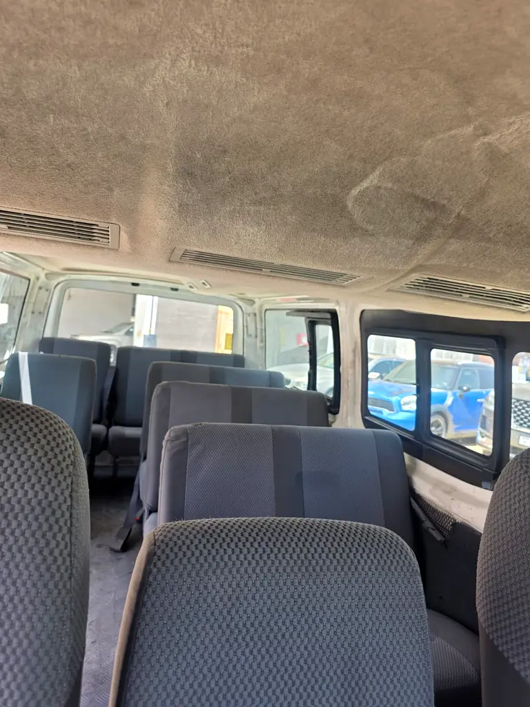 Nissan urvan 13 seater good condition - Image 12